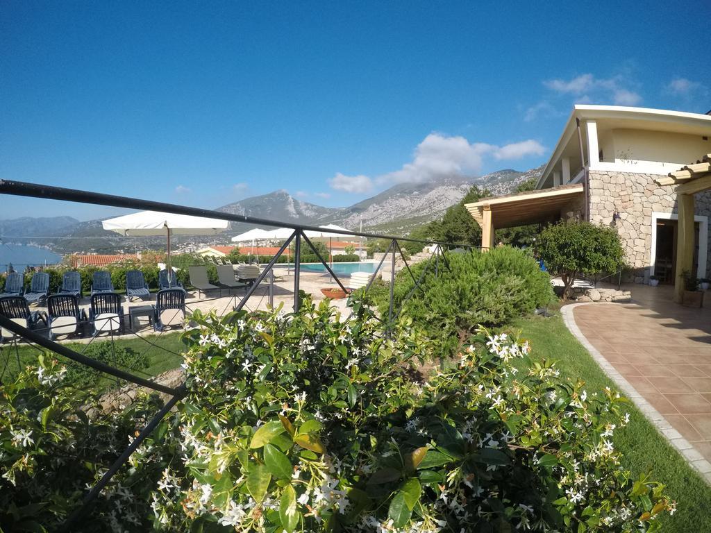 Hotel Villa Gustui Maris Кала-Гононе Екстер'єр фото