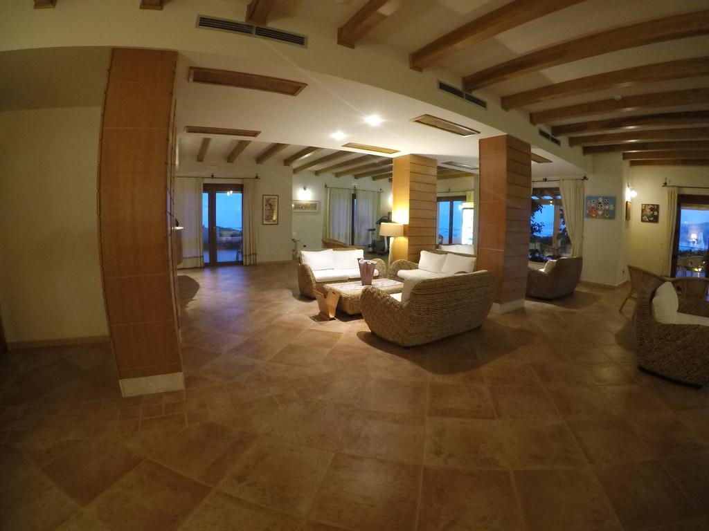 Hotel Villa Gustui Maris Кала-Гононе Екстер'єр фото