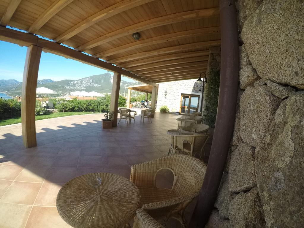 Hotel Villa Gustui Maris Кала-Гононе Екстер'єр фото