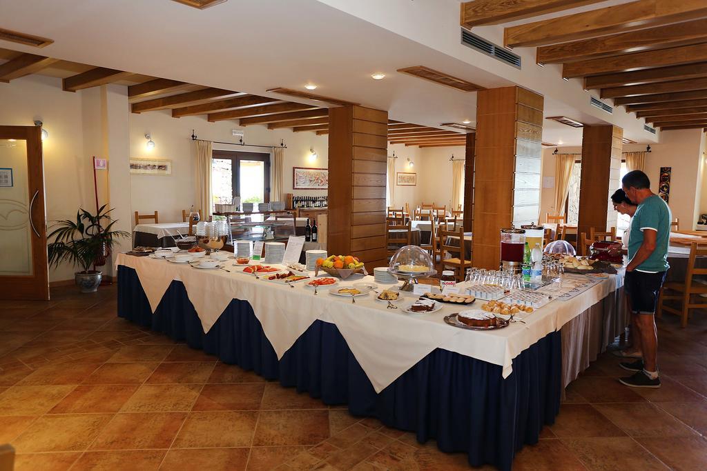 Hotel Villa Gustui Maris Кала-Гононе Екстер'єр фото