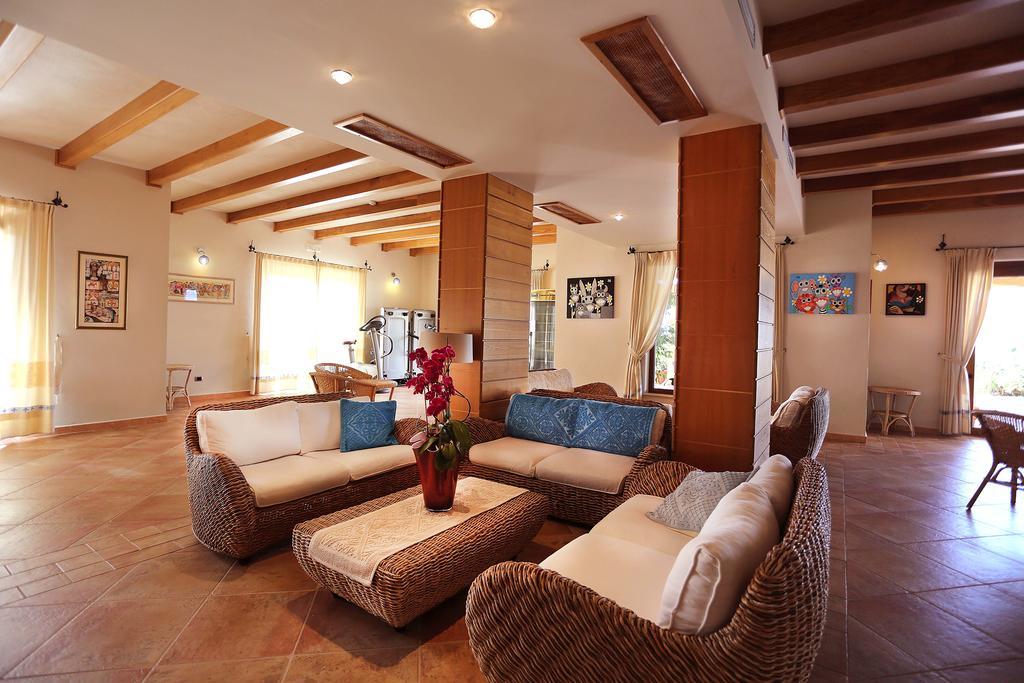 Hotel Villa Gustui Maris Кала-Гононе Екстер'єр фото