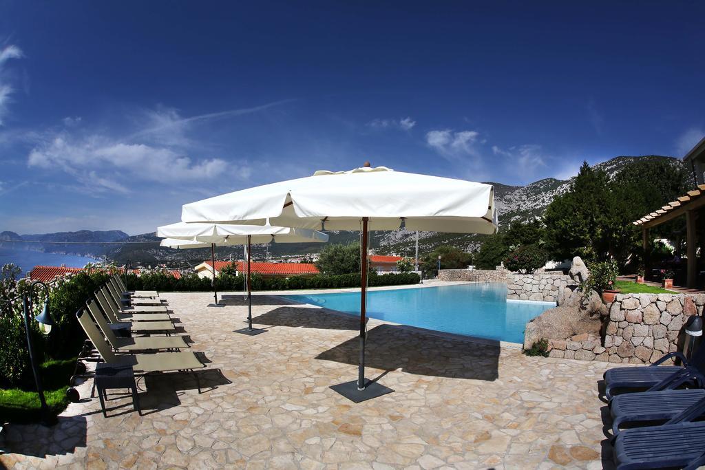 Hotel Villa Gustui Maris Кала-Гононе Екстер'єр фото