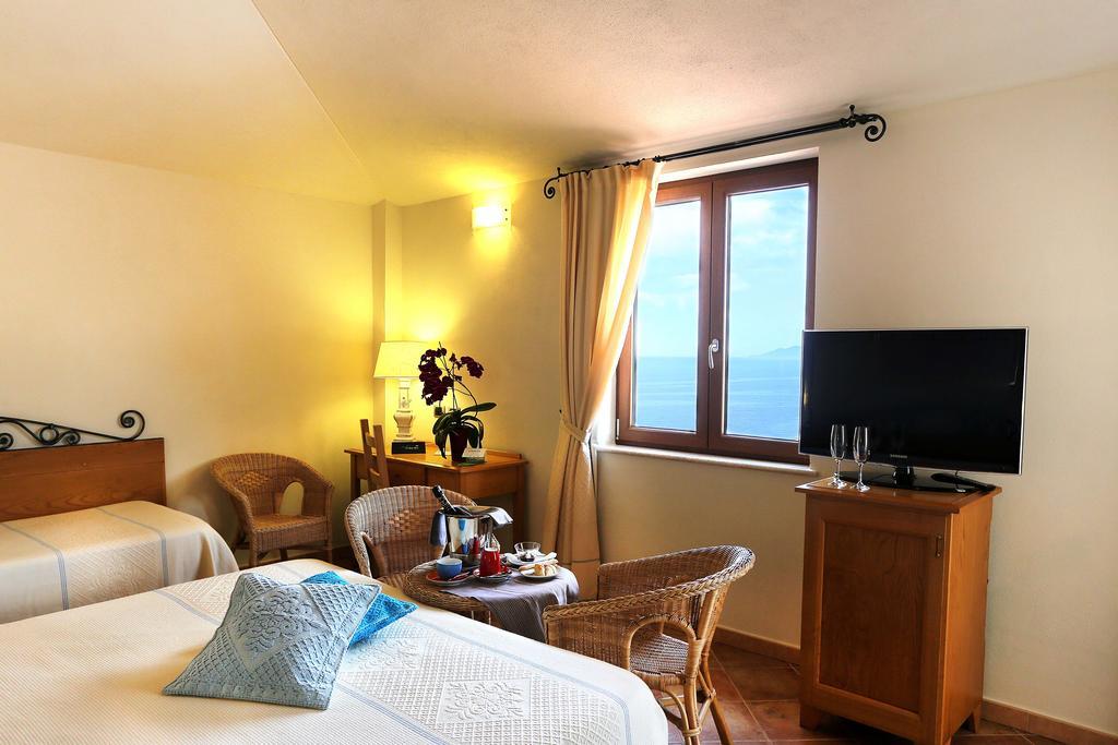 Hotel Villa Gustui Maris Кала-Гононе Екстер'єр фото
