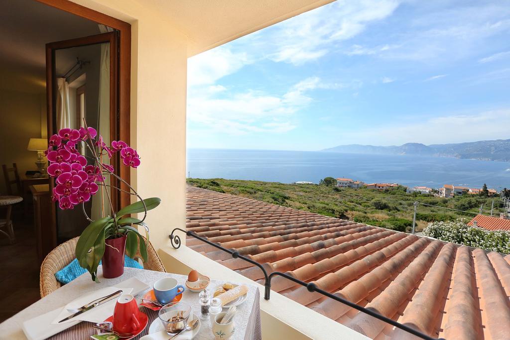 Hotel Villa Gustui Maris Кала-Гононе Екстер'єр фото