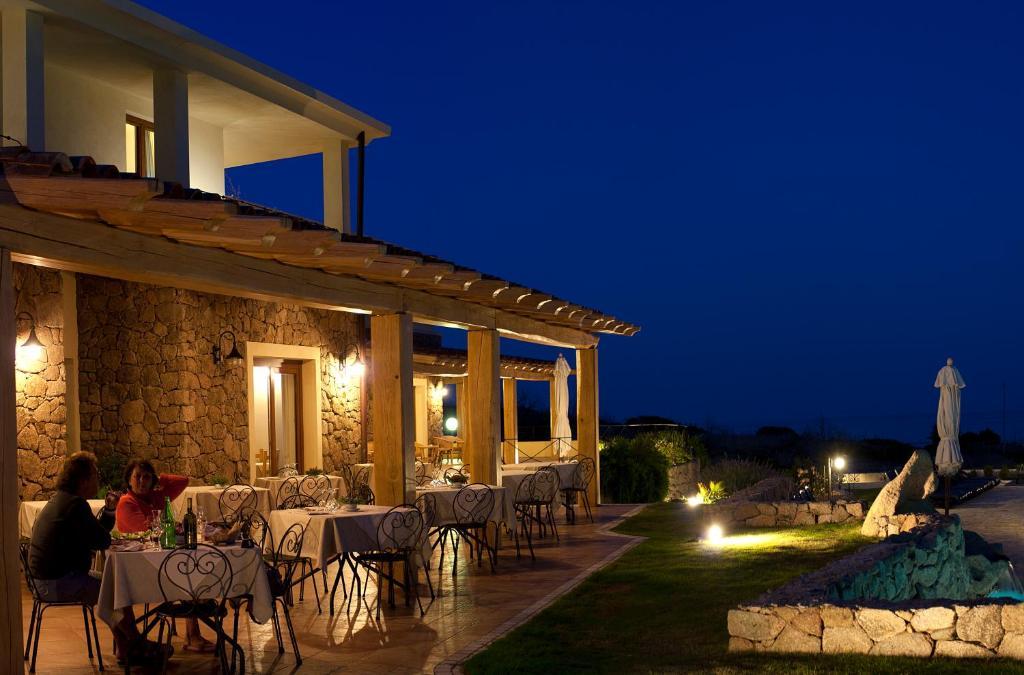 Hotel Villa Gustui Maris Кала-Гононе Екстер'єр фото